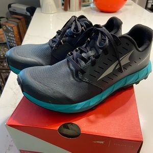 Altra Superior Trail Shoes 7.5 Women’s